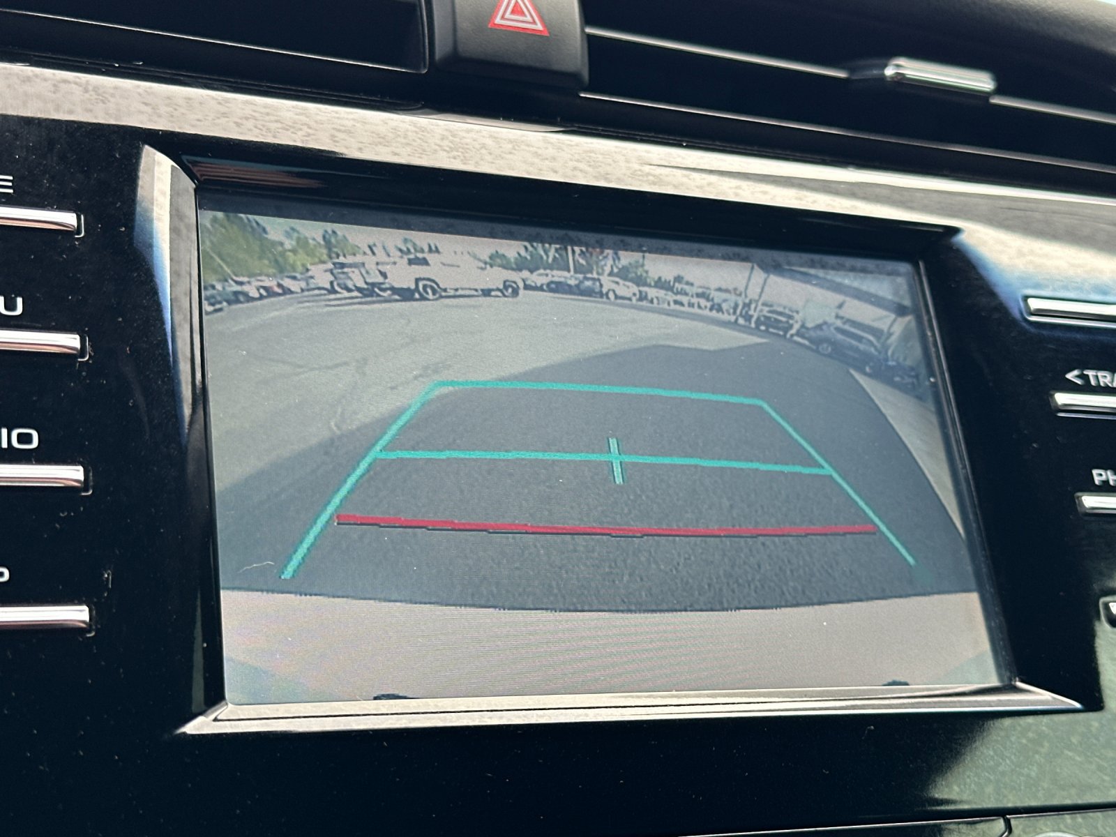 Used 2019 Toyota Camry SE FWD image 18
