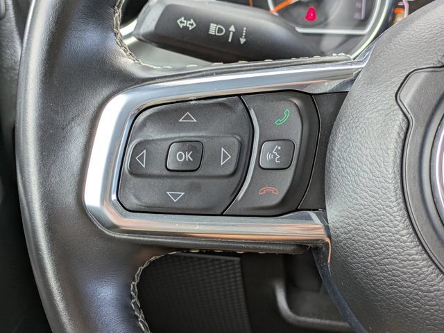 Certified 2022 Jeep Gladiator Overland w/ LED Lighting Group AWD/4WD image 17