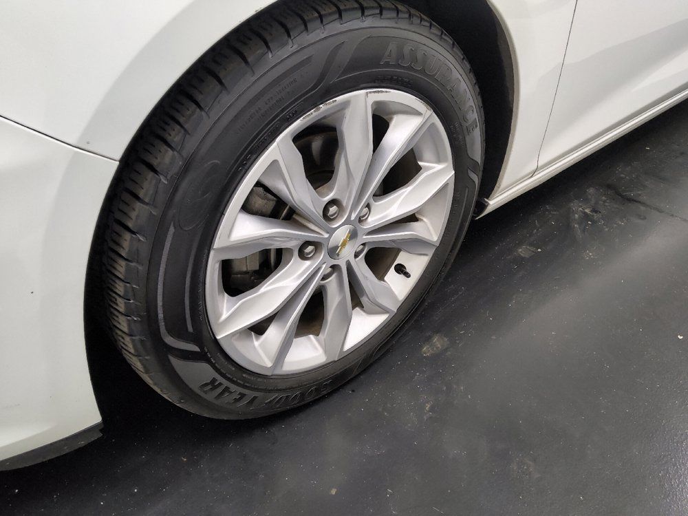 Used 2023 Chevrolet Malibu LT FWD image 31