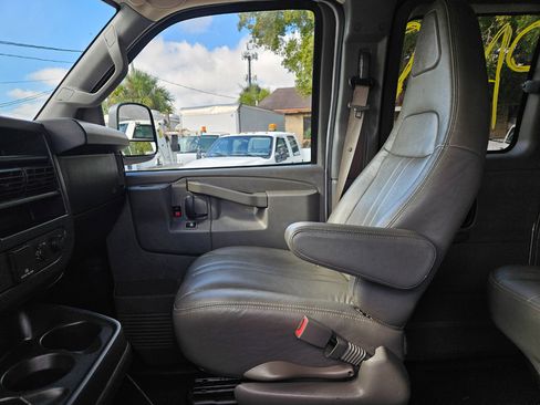 Used 2017 Chevrolet Express 3500 LS image 11