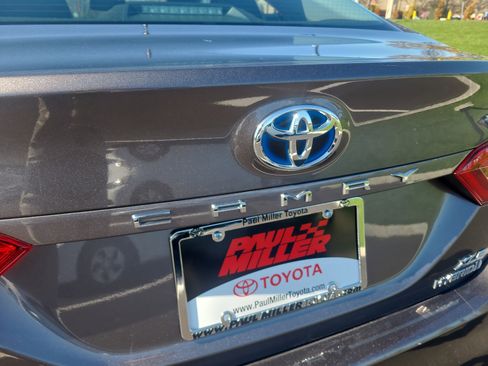 Used 2020 Toyota Camry XLE FWD image 28