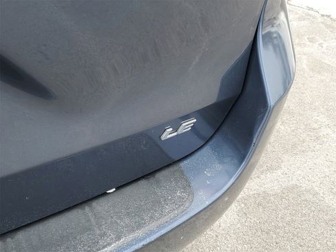 Used 2016 Toyota Sienna LE image 7