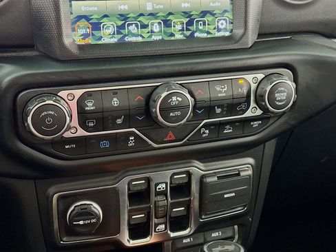 Used 2023 Jeep Wrangler Unlimited Sahara image 18