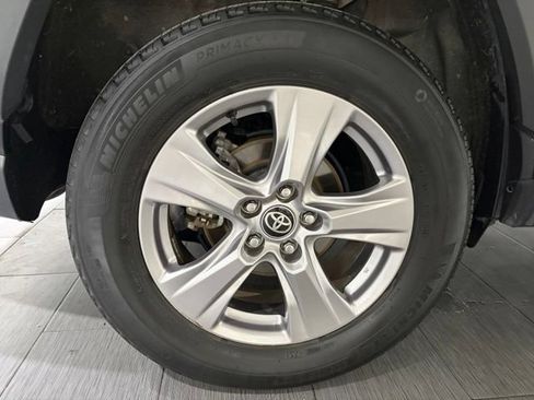 Used 2025 Toyota RAV4 XLE AWD/4WD image 24