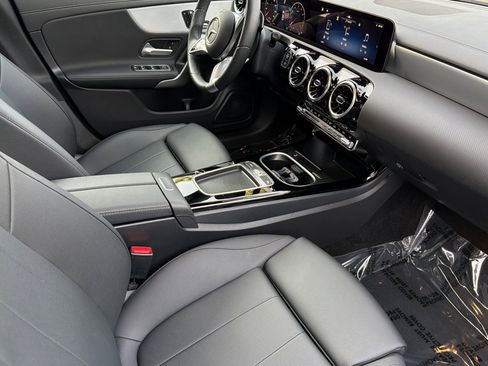 Certified 2025 Mercedes-Benz CLA 250 4MATIC image 17