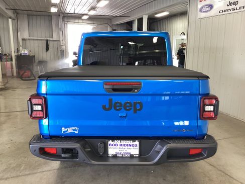 Used 2026 Jeep Gladiator Sport AWD/4WD image 4