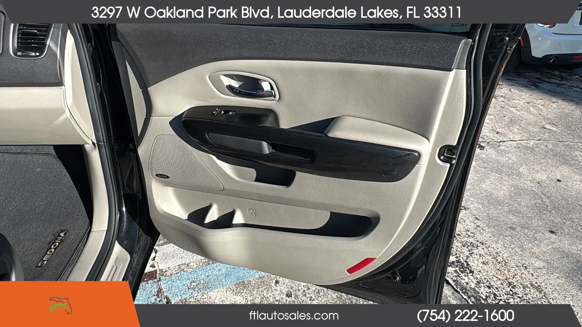 Used 2016 Kia Sedona SX FWD image 33