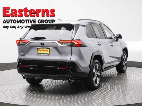 Used 2022 Toyota RAV4 SE AWD/4WD image 5