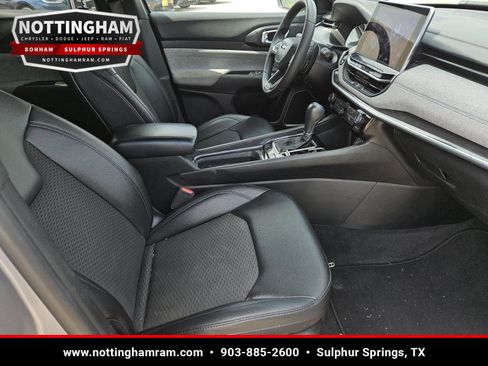 Used 2024 Jeep Compass Latitude AWD/4WD image 29