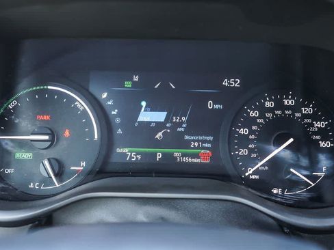Used 2025 Toyota Sienna LE FWD image 23