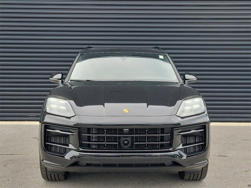 Certified 2025 Porsche Cayenne AWD/4WD image 10