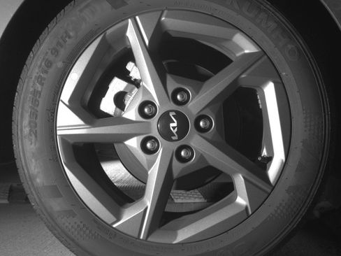 Used 2025 Kia K4 LXS image 15