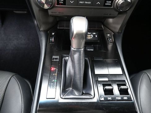 Used 2020 Lexus GX 460 Premium image 29