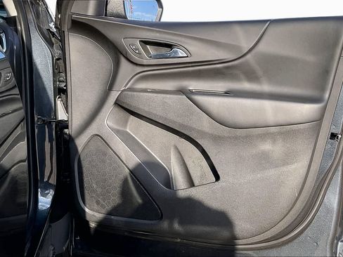 Used 2023 Chevrolet Equinox LT FWD image 22