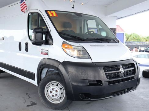 Used 2017 RAM ProMaster 2500 FWD image 2