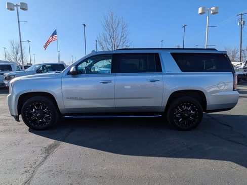 Used 2019 GMC Yukon XL SLT w/ Open Road Package image 9