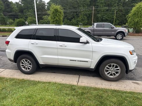 Used 2020 Jeep Grand Cherokee Laredo RWD image 7