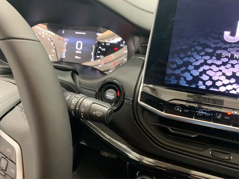 Used 2025 Jeep Compass Latitude w/ Altitude Special Edition image 27