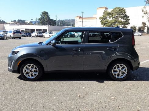 Used 2023 Kia Soul LX w/ Option Group 015 FWD image 8