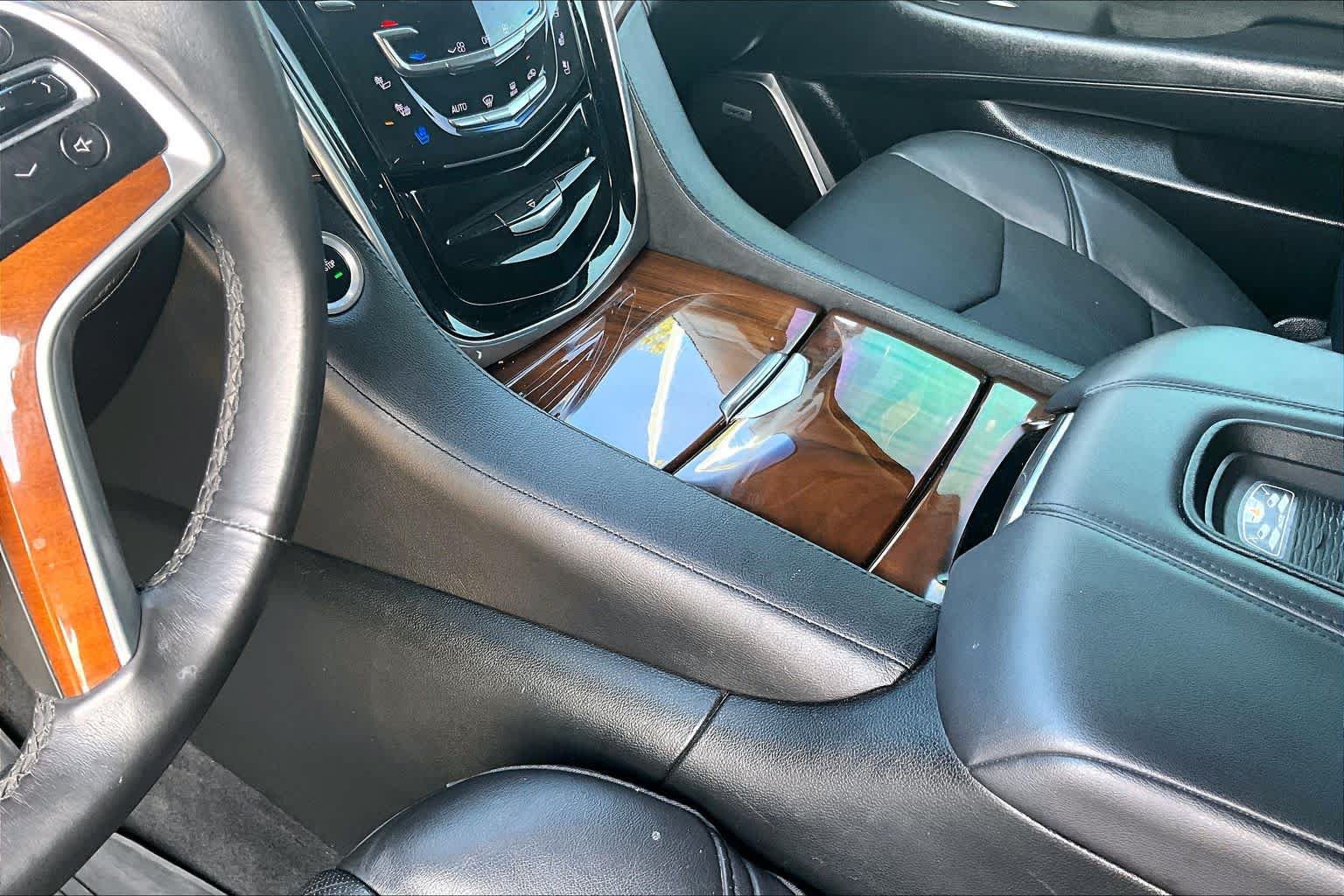 Used 2017 Cadillac Escalade ESV Premium Luxury AWD/4WD image 17