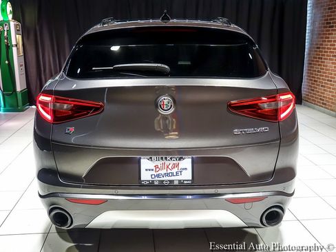 Used 2023 Alfa Romeo Stelvio Ti AWD/4WD image 7