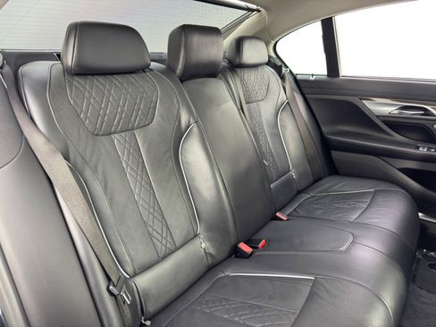 Used 2020 BMW 740i w/ Premium Package image 42