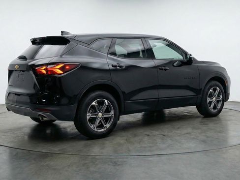Used 2025 Chevrolet Blazer LT image 9