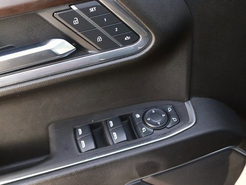 Used 2025 GMC Sierra 1500 SLT image 14