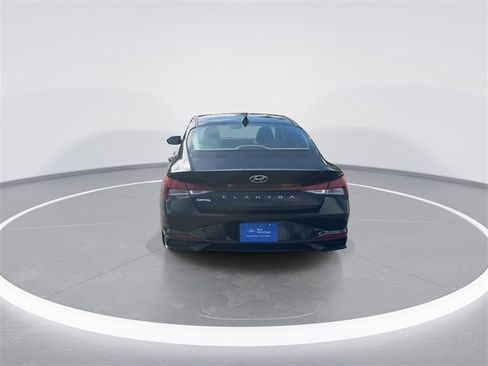 Used 2023 Hyundai Elantra SEL w/ Cargo Package image 6