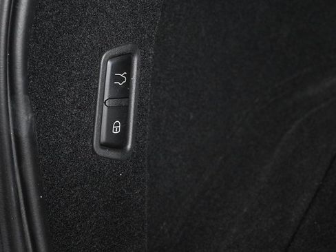 Used 2022 Maserati Levante GT image 31