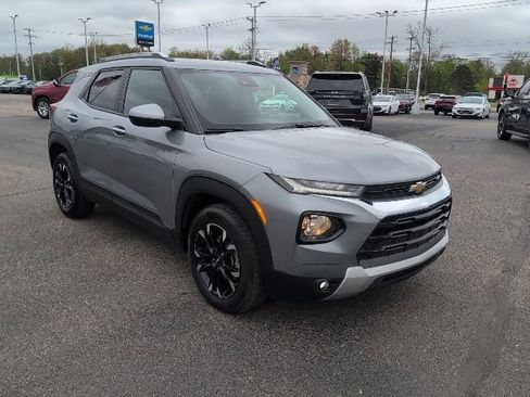 Used 2023 Chevrolet TrailBlazer LT FWD image 11