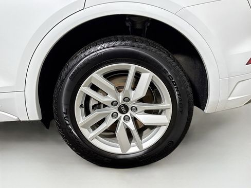 Used 2023 Audi Q5 2.0T Premium w/ Convenience Package image 29