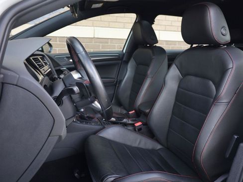 Used 2018 Volkswagen Golf 4-Door FWD image 18