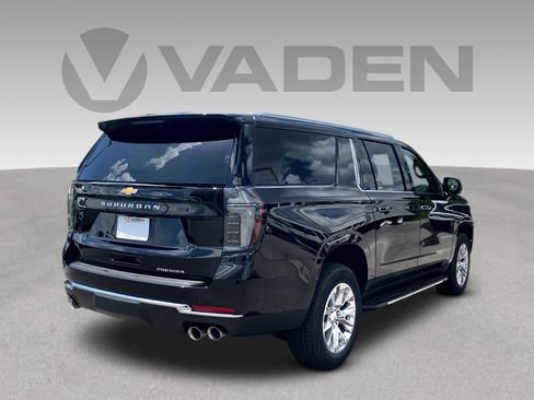 New 2025 Chevrolet Suburban Premier image 24