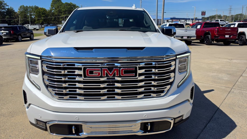 Used 2023 GMC Sierra 1500 Denali w/ Denali Reserve Package AWD/4WD image 2