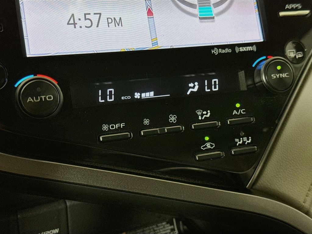 Used 2019 Toyota Camry XLE w/ Driver Assist Package FWD image 18