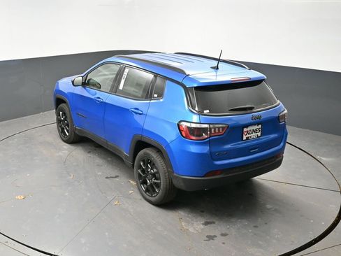 New 2026 Jeep Compass Latitude image 32