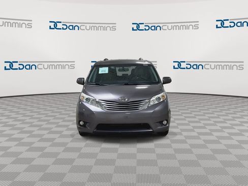 Used 2015 Toyota Sienna XLE Premium FWD image 3