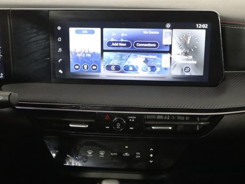Used 2025 Nissan Kicks SR FWD image 25