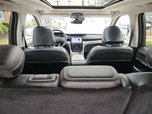 Certified 2023 Jeep Grand Cherokee Limited w/ Luxury Tech Group II AWD/4WD image 25