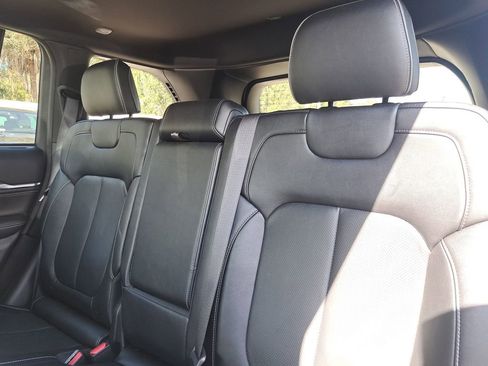 Used 2022 Jeep Grand Cherokee Overland w/ Luxury Tech Group IV image 9