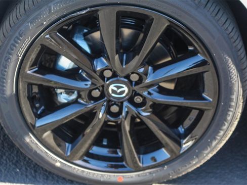 New 2026 MAZDA MAZDA3 Hatchback w/Premium Plus Pkg image 10
