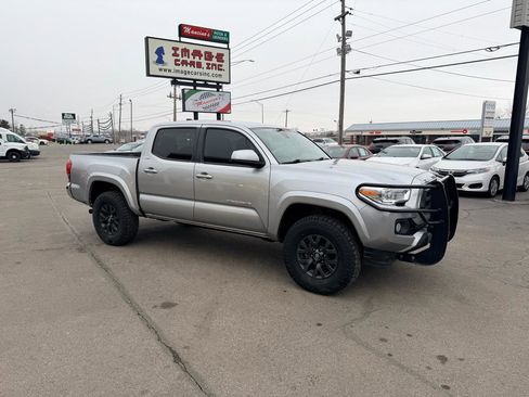 Used 2022 Toyota Tacoma SR5 image 5