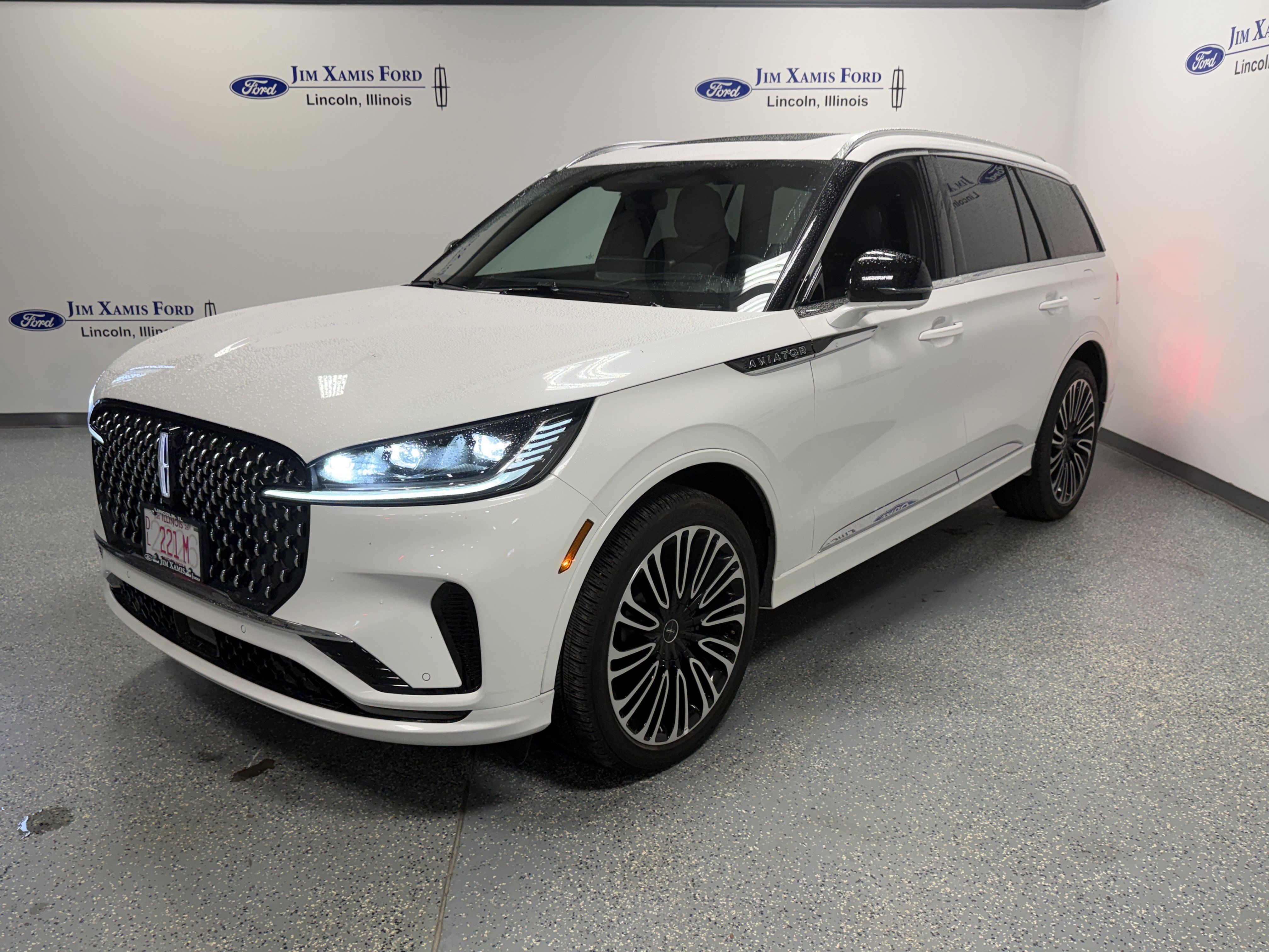 Used 2025 Lincoln Aviator Black Label AWD/4WD image 3