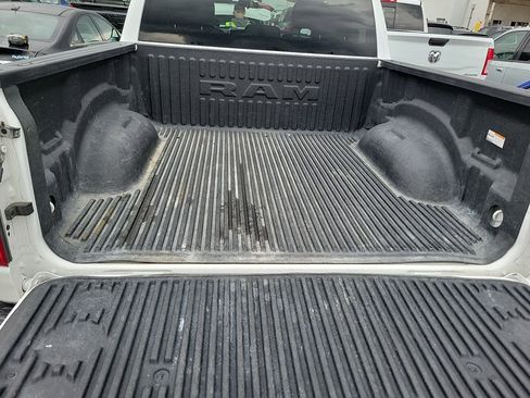 Used 2022 RAM 1500 Big Horn AWD/4WD image 14