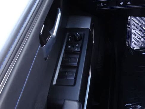 Used 2024 Toyota Tundra Platinum image 39