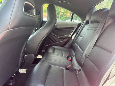 Used 2019 Mercedes-Benz CLA 250 image 10