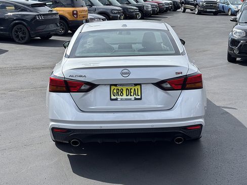 Used 2024 Nissan Altima 2.5 SR FWD image 6