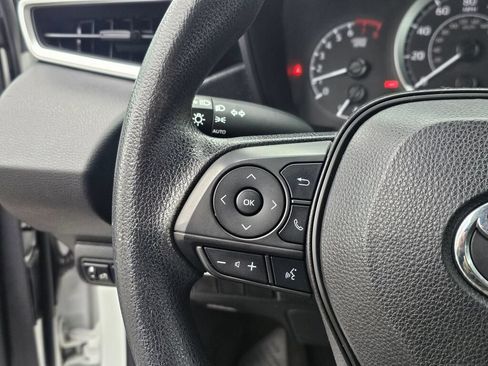 Used 2022 Toyota Corolla LE FWD image 29
