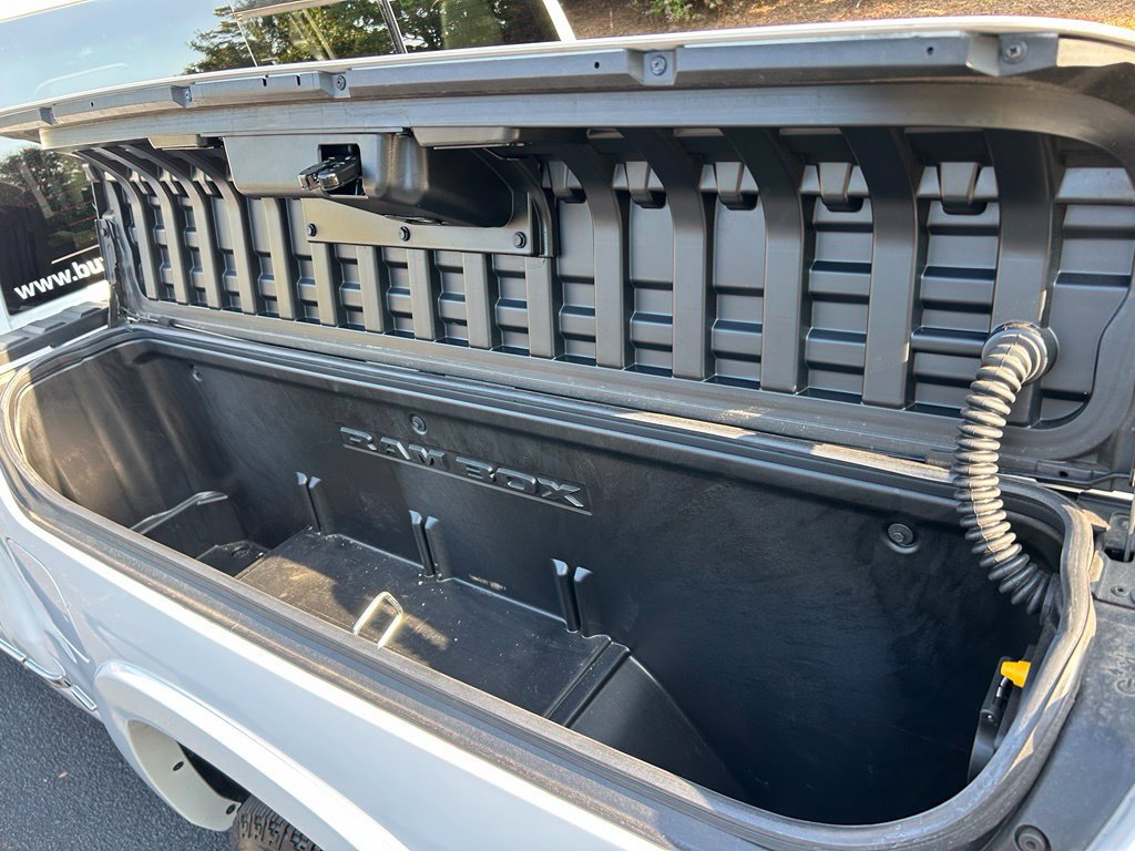 Used 2025 RAM 1500 Limited AWD/4WD image 32